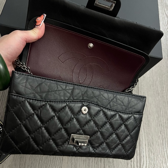 Chanel Classic 2.55 Bag 224 - Picture 5 of 6